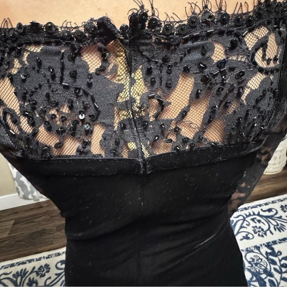 Tadashi Shoji Black Dress Size 2 Beading Velvet Trim 90s Lace Beading Embroidery - Picture 8 of 12